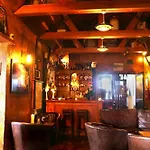 B&B Maddens Bridge Bar & 4*