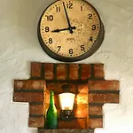 Maddens Bridge Bar & 번드런