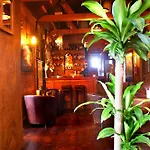 B&B Maddens Bridge Bar & 4*