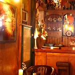 B&B Maddens Bridge Bar & 4*