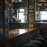 B&B Maddens Bridge Bar & 번드런