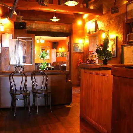 Maddens Bridge Bar & Bed & Breakfast