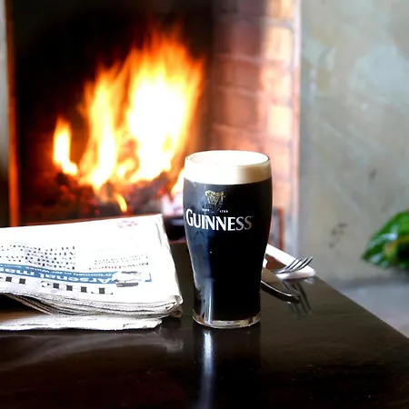 Bed and Breakfast Maddens Bridge Bar &