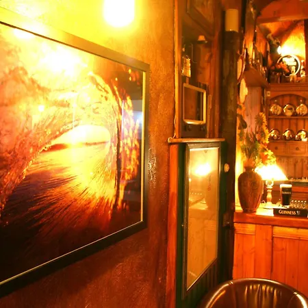 住宿加早餐酒店 Maddens Bridge Bar & 4*