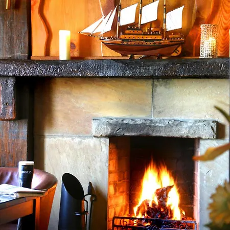 Bed and Breakfast Maddens Bridge Bar &