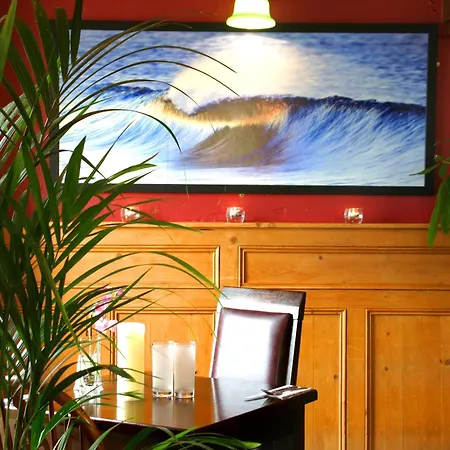 住宿加早餐酒店 Maddens Bridge Bar & 4*