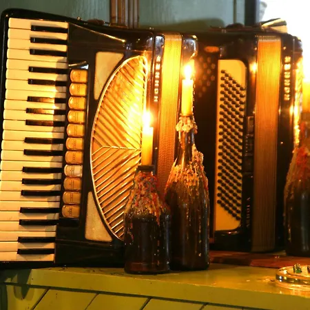 Bed and Breakfast Maddens Bridge Bar & 4*