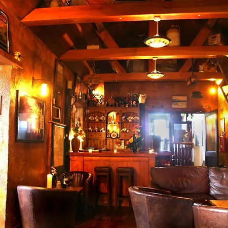 Bed and Breakfast Maddens Bridge Bar & 4*