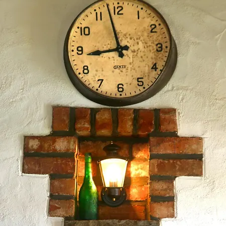 Maddens Bridge Bar & 班多伦