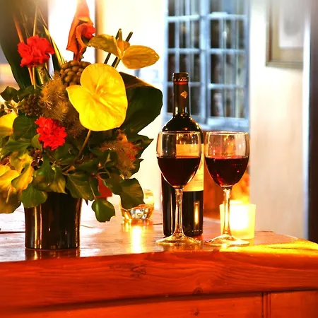 Maddens Bridge Bar & 班多伦