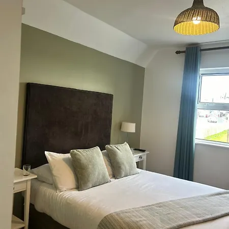 Maddens Bridge Bar & Bed and Breakfast