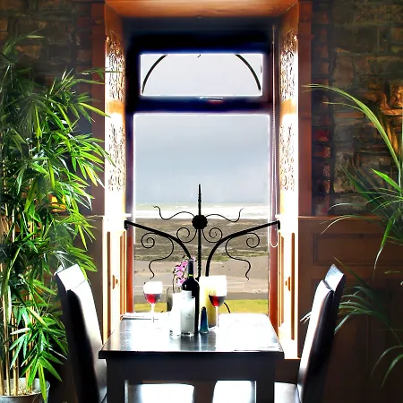 Bed & Breakfast Maddens Bridge Bar &