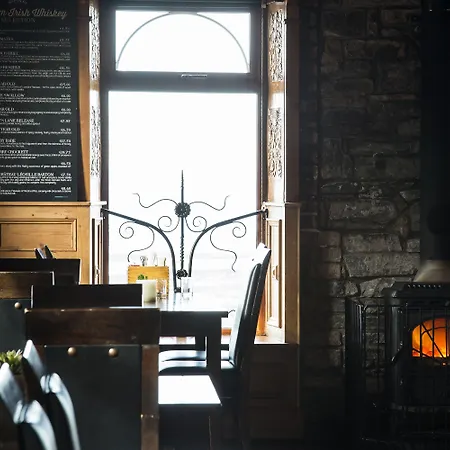 Maddens Bridge Bar & Bed and Breakfast 4*