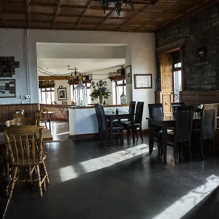 Frühstückspension Maddens Bridge Bar & Bundoran