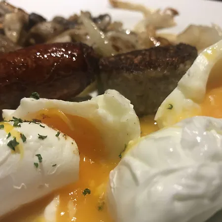 Maddens Bridge Bar &