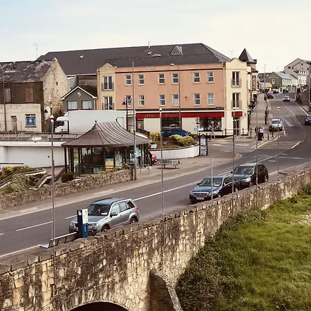 Maddens Bridge Bar & 4* Bundoran