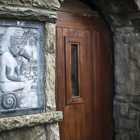 Bed and breakfast Maddens Bridge Bar & Bundoran
