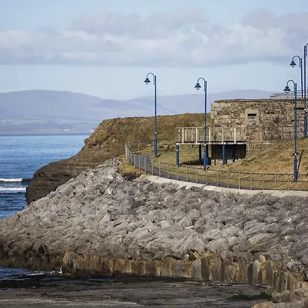 Bed and breakfast Maddens Bridge Bar & Bundoran