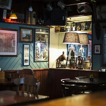 Bed and breakfast Maddens Bridge Bar & Bundoran
