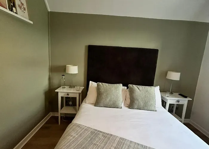 Maddens Bridge Bar & バンドラン