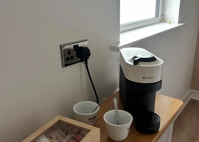 Maddens Bridge Bar & ベッド・アンド・ブレックファスト バンドラン