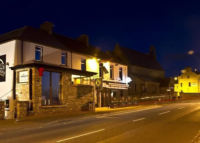 Maddens Bridge Bar & 4* バンドラン