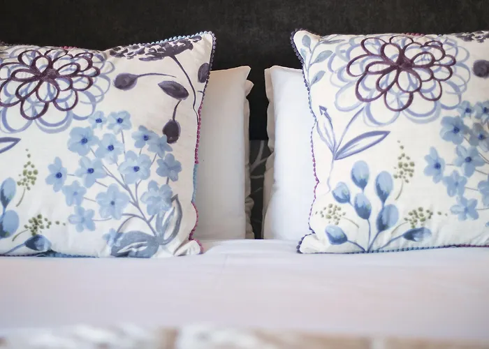 ベッド・アンド・ブレックファスト Maddens Bridge Bar &