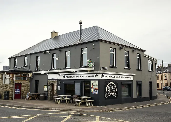 Maddens Bridge Bar & ベッド・アンド・ブレックファスト 4*