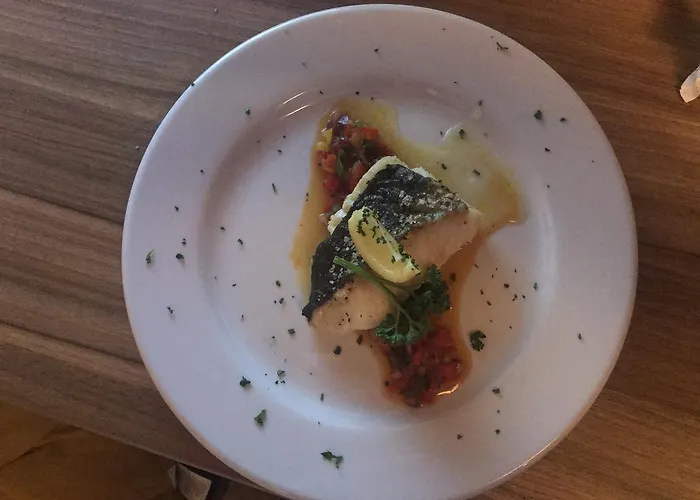 Maddens Bridge Bar & 4*